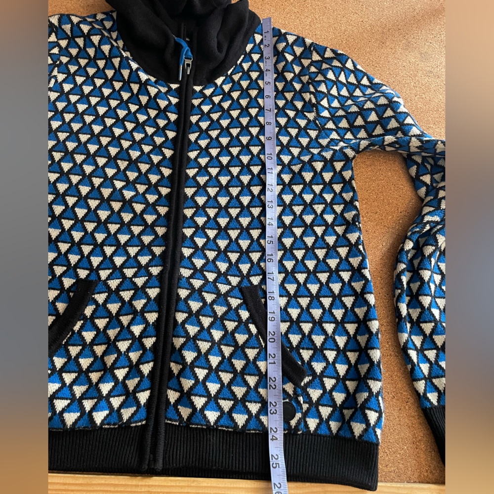 Bench zip front cardigan.hooded. Pockets. Ribbing at waist and cuffs.Wmns Large - Picture 7 of 8